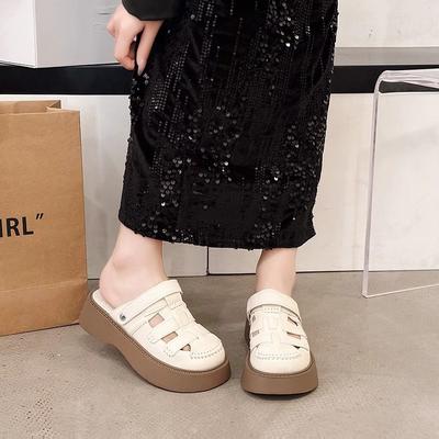 Премиальные крутые тапочки женские летние 2025 новая платформа повседневные пляжные сандалии модные с юбкой шлепанцы на одной перемычке