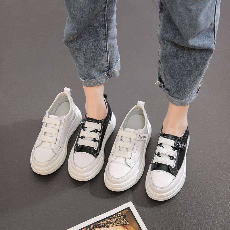 Маленькие белые туфли на толстой подошве, увеличивающие рост, женские летние новые женские туфли, кожаные дышащие слипоны, спортивная и повседневная обувь