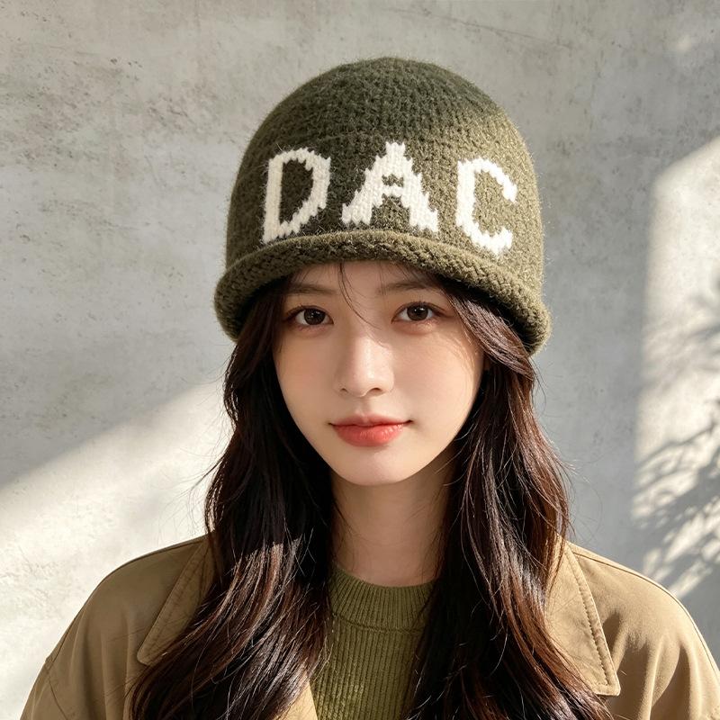 Autumn and winter new niche DAC letter crimped knitted wool hat children outdoor warm bag head cold hat men