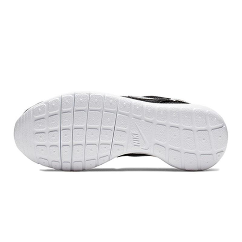 Nike Кроссовки Roshe One Black Metallic Silver GS 599728-021