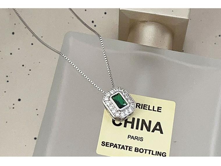 Ожерелье из стерлингового серебра 925 пробы Yinruitai с изумрудным квадратным кулоном - Тонкий, роскошный и изысканный чокер на ключицу для женщин