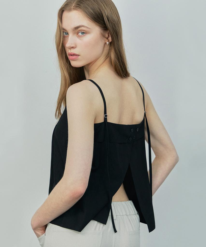 IHR Back Button Sleeveless Top / Black