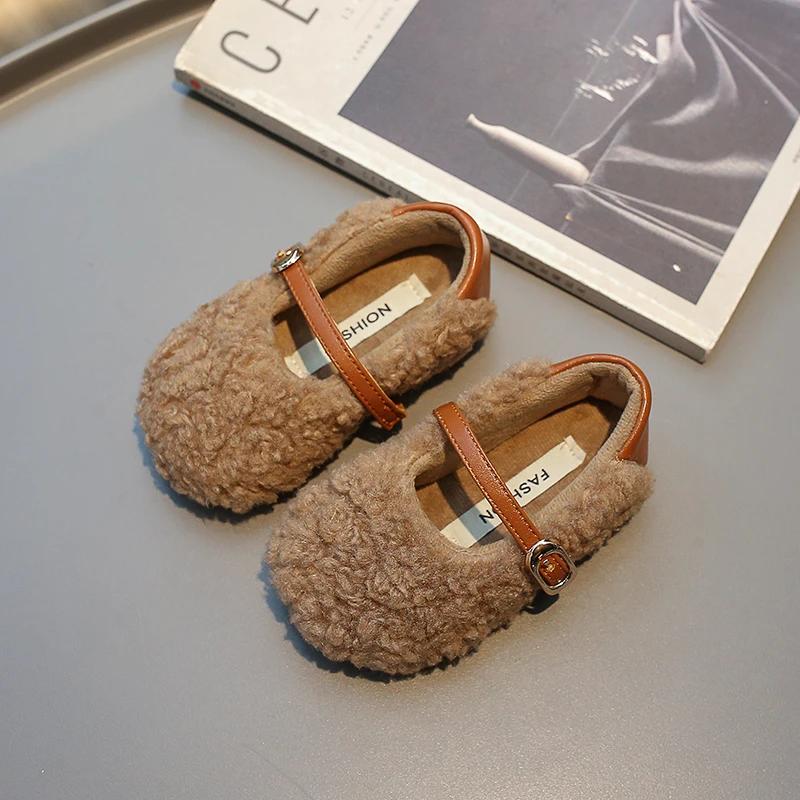 Зимняя детская обувь с круглым носком для девочек, теплая плюшевая обувь, модная универсальная повседневная детская обувь на плоской подошве из хлопка, мягкая подошва, без застежек