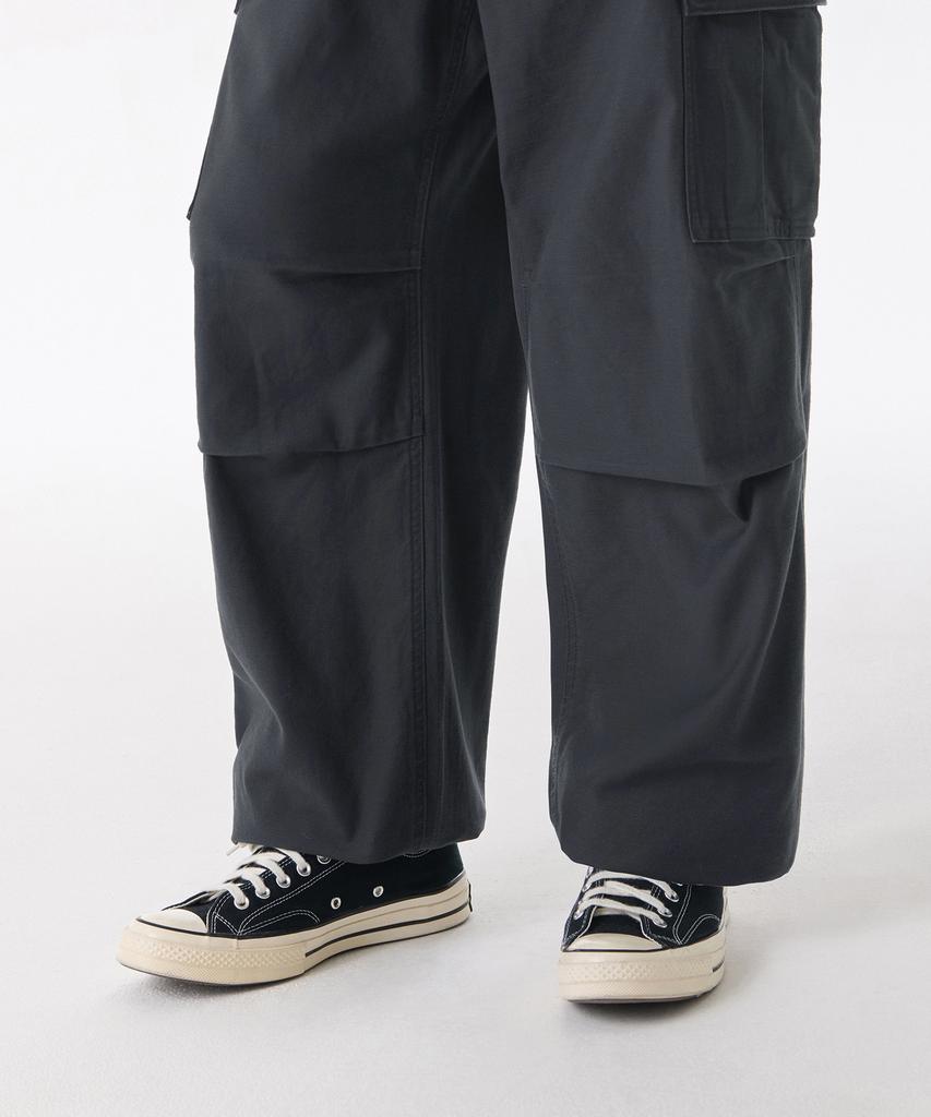 MUSINSA STANDARD Back Satin Parachute Cargo Pants [Dark Gray]