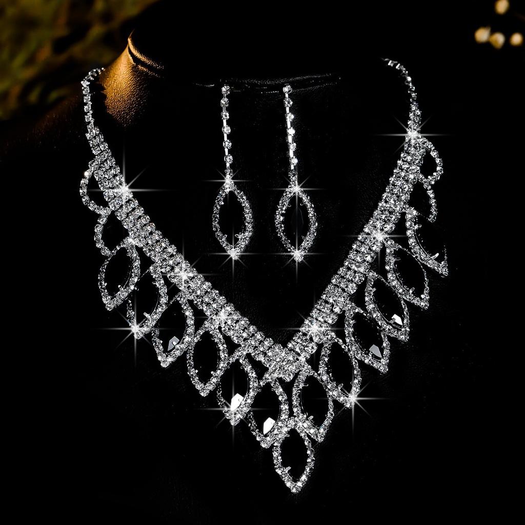 3Pcs Bridal Necklace Set Earrings Jewelry Set Banquet Dress Set Chain Fashion Match Delicate Jewelry