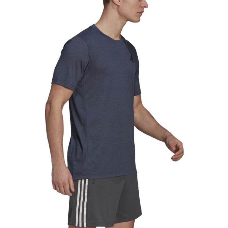 Adidas Быстросохнущая футболка с круглым вырезом и однотонным логотипом. Мужские топы. Темно-синий GR0508.