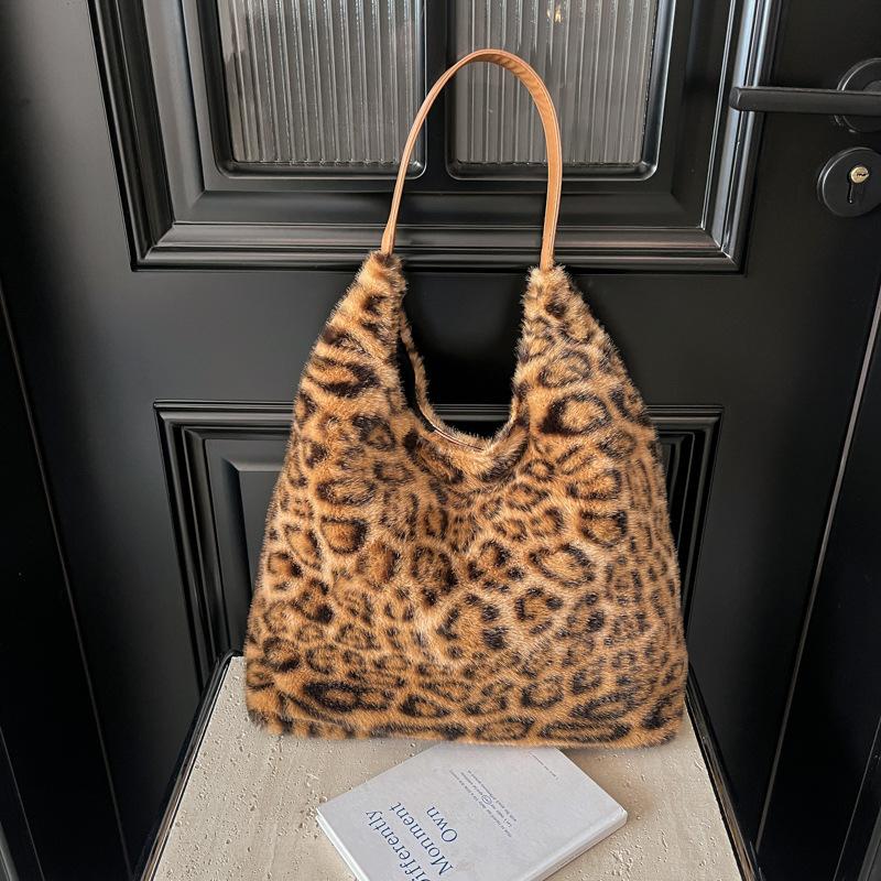Leopard Print Plush Bag Women's Autumn and Winter Fashion Fluffy Tote Bag Versatile Large-capacity Shoulder Bag