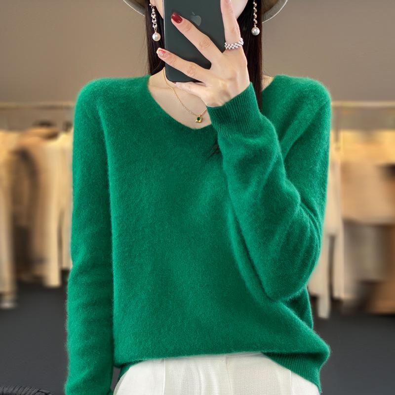 Women's V-Neck Wool Sweater: New Autumn/Winter Solid Color, Loose Fit, Versatile Style.