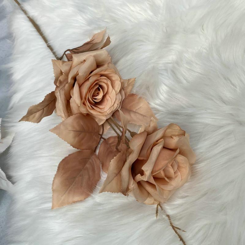 Lifelike Rose Floral Arrangement For Wedding Decoration And Photography Styling