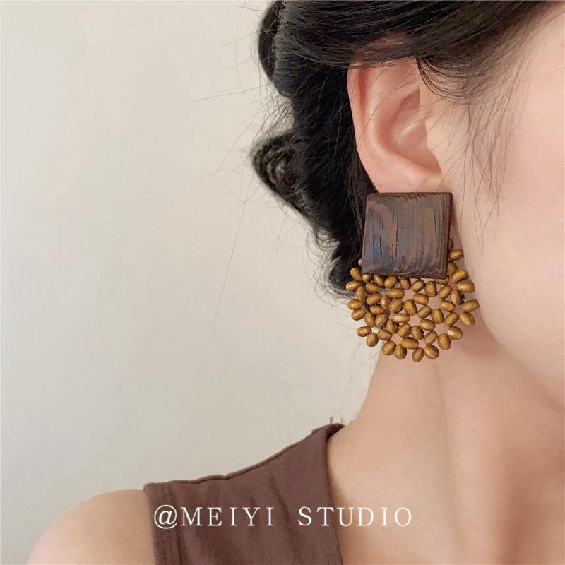 Геометрические серьги из французских деревянных бусин в стиле ретро — праздничная мода высокого класса