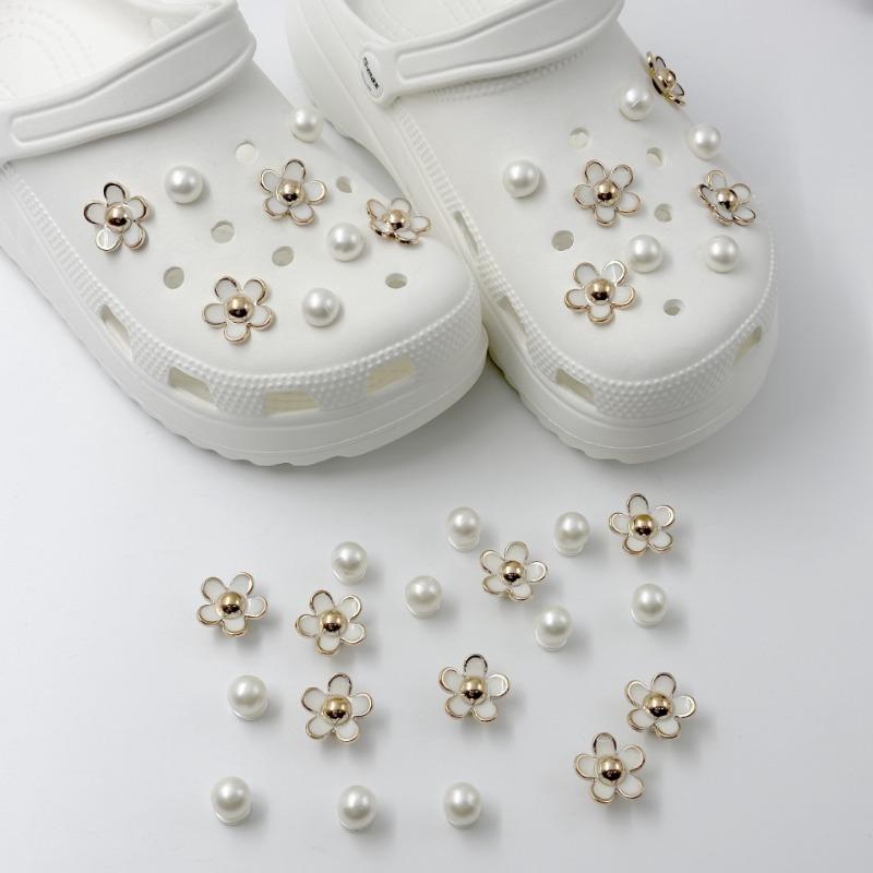 18 шт. Набор модных шармов для обуви Аксессуары Пряжка для обуви с отверстиями Жемчужно-белый цветок DIY Украшения для обуви Детская вечеринка Женский подарок для девочек