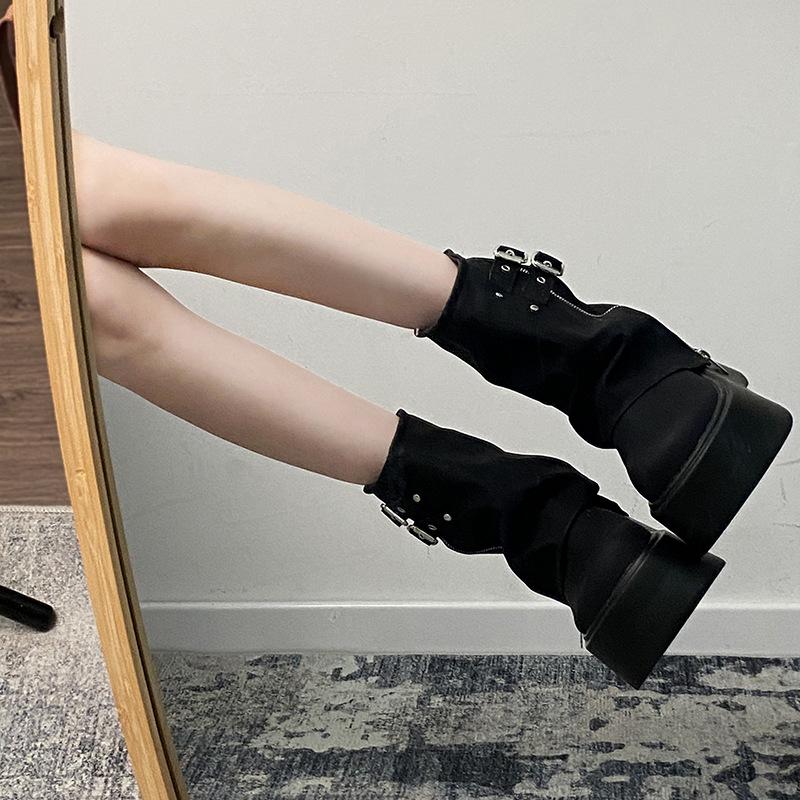 Черные популярные локомотивные утягивающие и увеличивающие ногу ботинки Martin на толстой подошве женские 2025 новые осенние брюки сапоги маленькие короткие сапоги