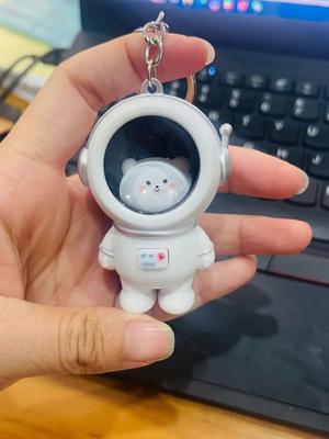 Ночной светильник, брелок для ключей в виде астронавта, креативный светящийся брелок для ключей в виде медведя, небольшой подарок