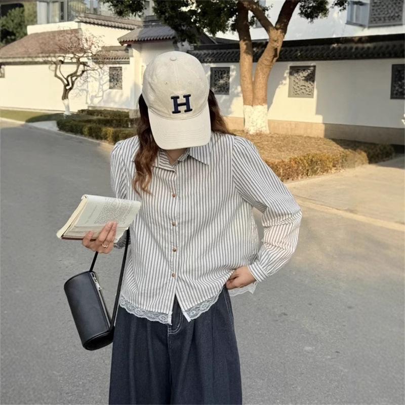 Женская полосатая блузка с кружевной отделкой Весна 2025 - Корейский стиль, Свободный крой, Высокое качество, Для миниатюрных