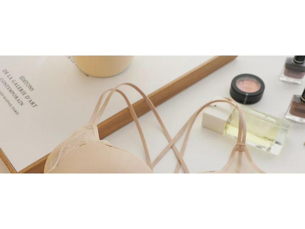 Japanese Light Cotton Lace Seamless Push-Up Bra Set with Front Buckle and Stylish Back Design