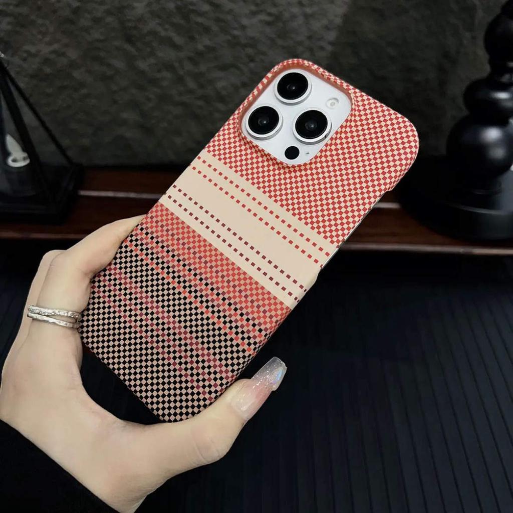 Применимо к iPhone17 углеродное волокно Кевлар магнитный чехол для мобильного телефона Apple 16 полупакет легкий и тонкий ПК противоударный защитный чехол