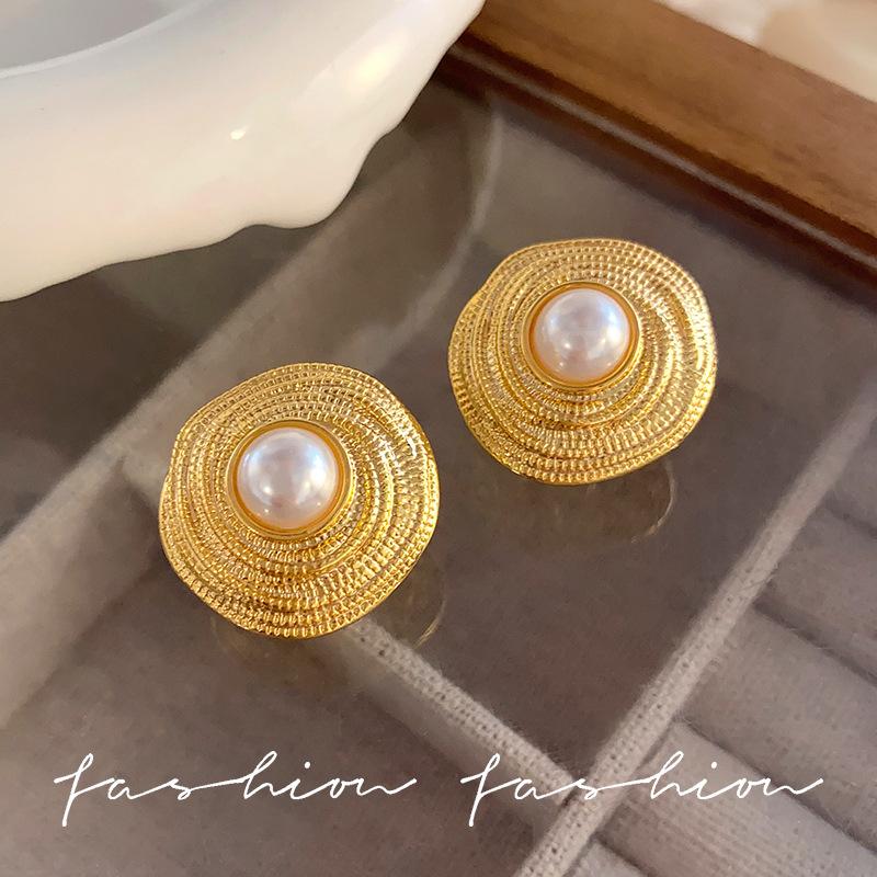French pearl stud earrings women's medieval earrings gold spiral circle design high-end temperament European and American earrings sterling silver