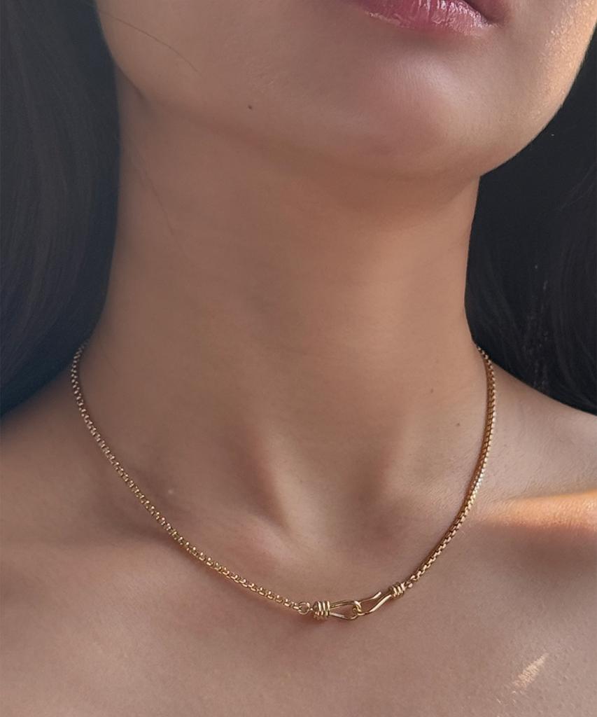Marta 925 Silver. Round Box Necklace