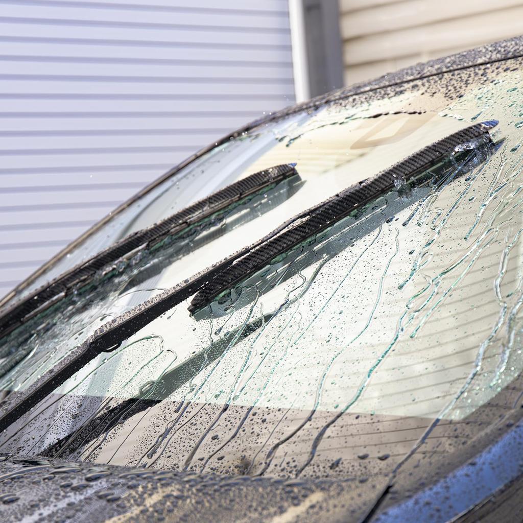 BELLOF CBW700 27.6 Inches (700 Mm) Wiper Ultra Repellent Carbon Wiper Design Wiper U-Shaped Hook Type Only