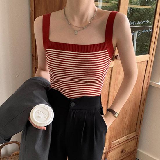 Вязаный жилет в полоску в стиле ретро с квадратным воротником и широкими плечами без рукавов