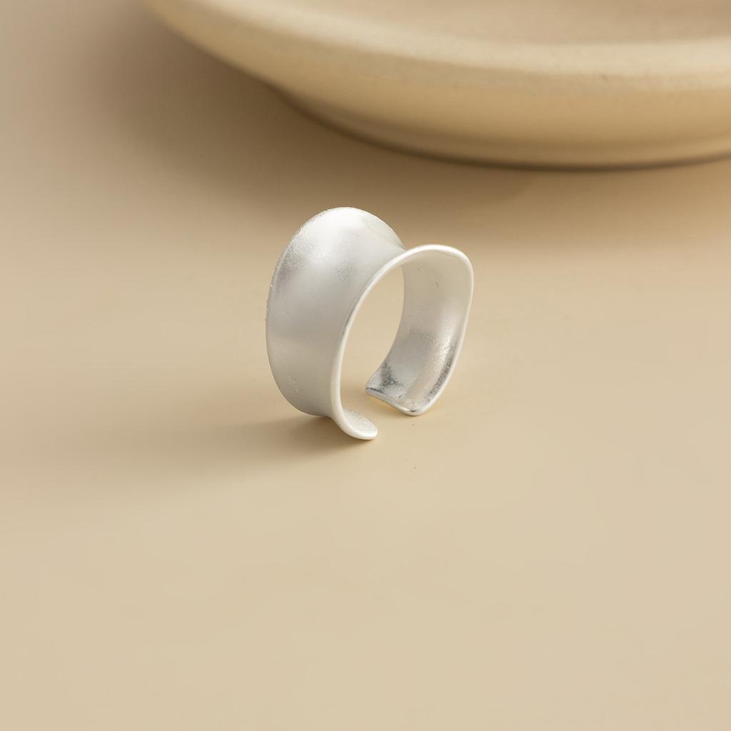 Fashionable Sliver Color Matte Wide Edge Rings for Women Cool Style Irregular Alloy Featuring Open Ring Unisex Jewelry Gift