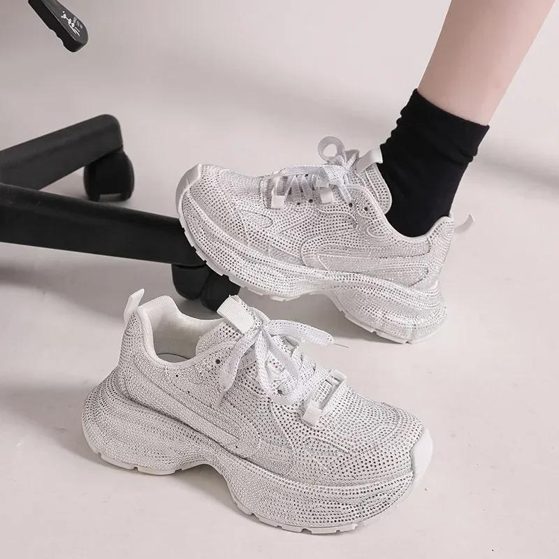 Модные женские кроссовки на платформе 5 см, роскошные, с блестками, повседневные, для улицы, высокого качества, для бега и тенниса, на шнуровке, модная спортивная обувь