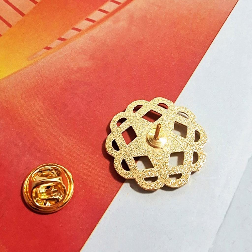 Элегантный полый значок-булавка на лацкан в виде звезды, модный аксессуар, портативный для мужского костюма, рубашки, с надежной застежкой-бабочкой, для нарядов