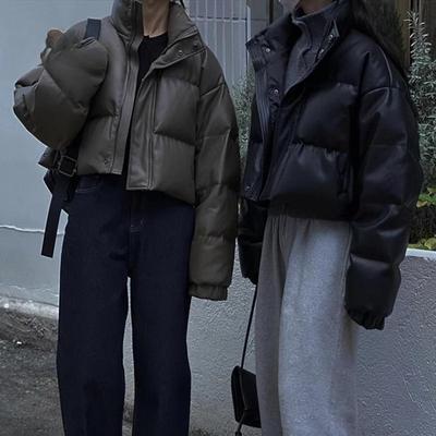 Короткое женское пальто с хлопковой подкладкой в европейском и американском стиле 2025 года, свободное облегающее утолщенное пальто из искусственной кожи