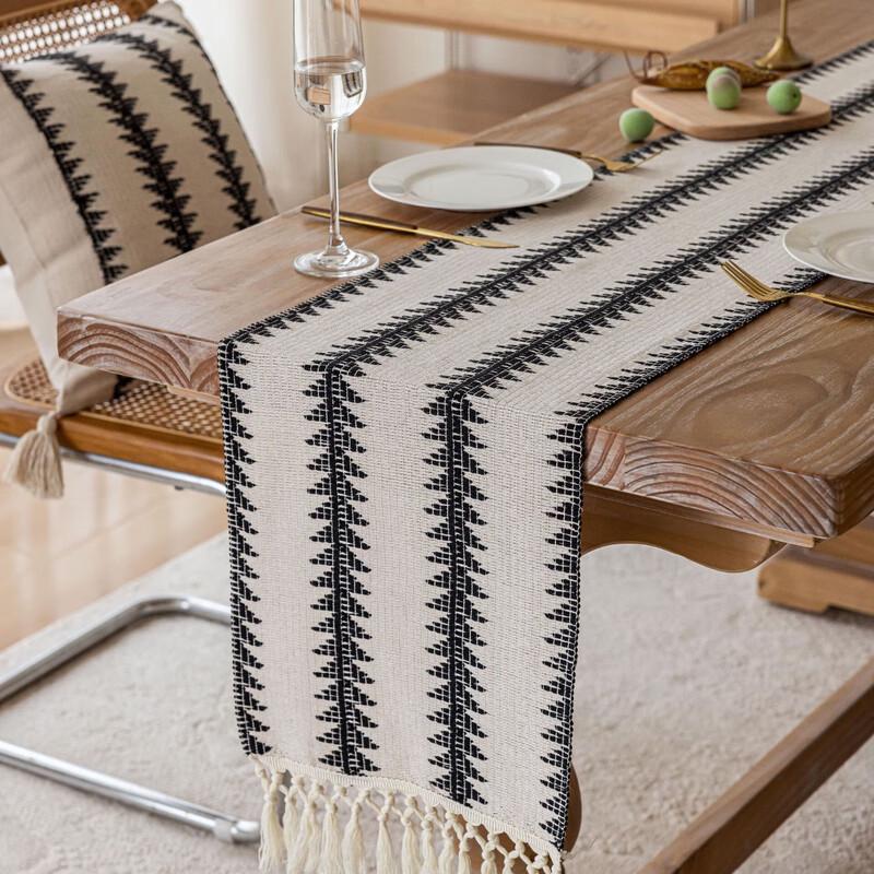 Zhinianhua Cotton Linen Tassel Table Runner