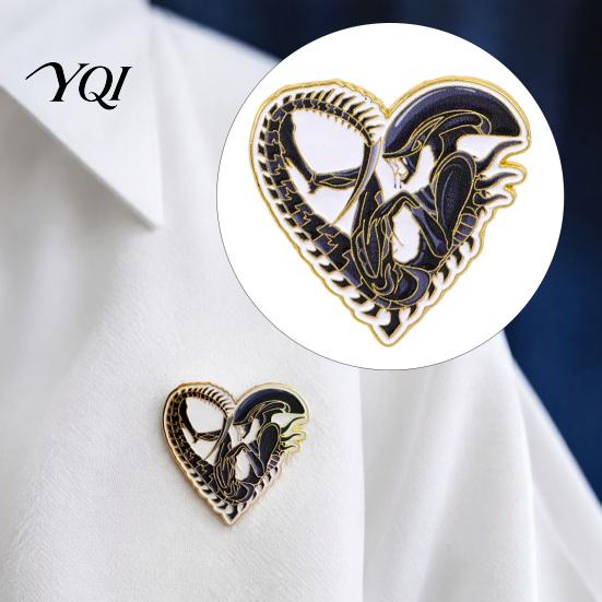 Enamel Badge Pin Love Heart Aliens Brooch, Shape Lapel Pin, Clothing Metal Brooch Accessories for Daily Wear Parties Dates, Gift Sci-Fi Lovers