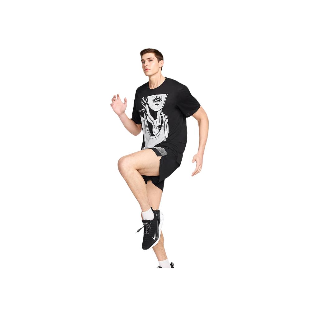 Nike Футболка Rise 365 Run Energy Printed Quick-Dry Straight-Cut с круглым вырезом и коротким рукавом SS24 Regular Shoulder, мужские топы, черный цвет FN3997-010