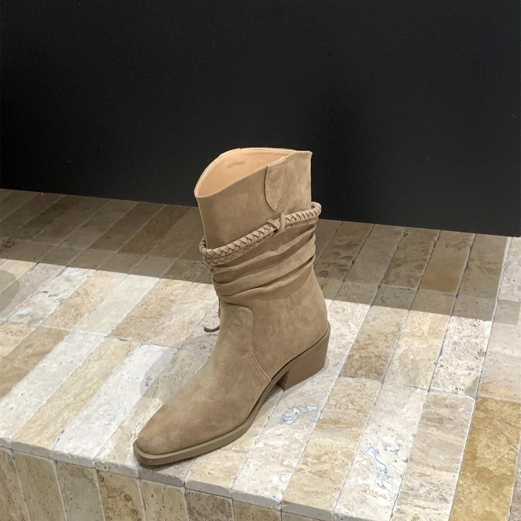 Винтажные замшевые коричневые короткие ботинки с V-образным вырезом, облегающие ботинки, женские ботинки 2025 весна-осень, высокий каблук, острый носок, средняя высота голенища, ботинки Мартин