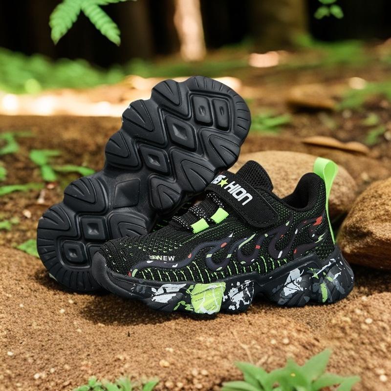 Азиатская детская спортивная обувь 6-12 лет 2025 и новый стиль сетчатая дышащая повседневная обувь для мальчиков