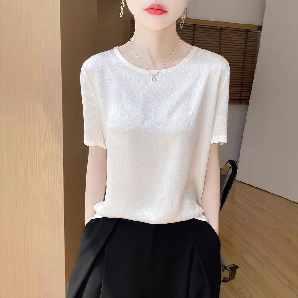 Elegant and Sophisticated, Short-sleeved T-shirt for Women, Top for Mothers, Slimming and Slim Style