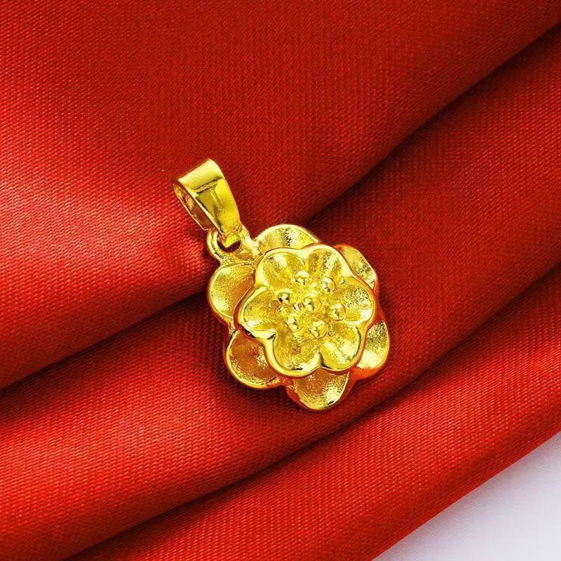 Women's Gold-Tone Heart Clover Pendant Necklace