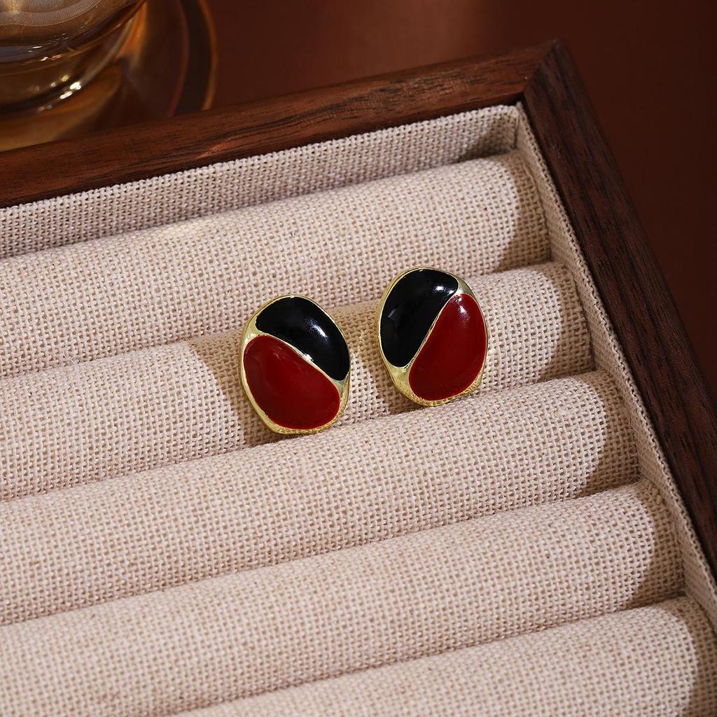 Серебряные серьги-игл с бриллиантами цвета красного вина в форме цветка - французский ретро-стиль с простыми пряжками