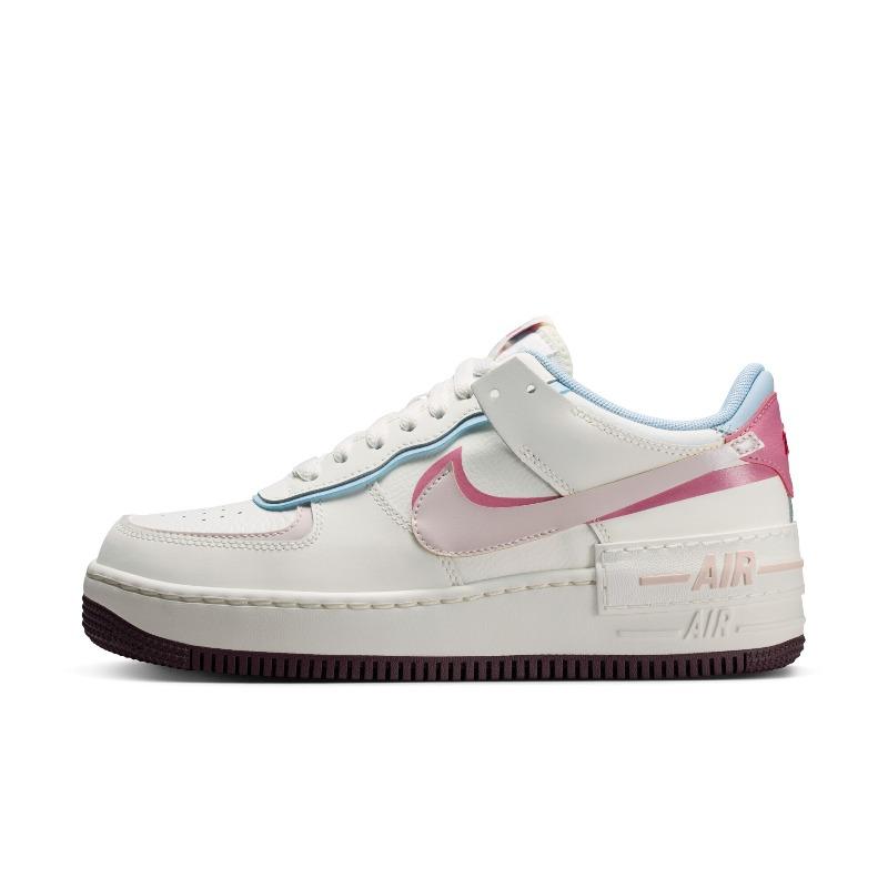Nike Кроссовки Air Force One для женщин, стиль ко Дню святого Валентина, новый дизайн: NIKE AIR FORCE 1 SHADOW IQ9803