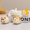 Мультяшная качающаяся фигурка кота, милая маленькая статуэтка кота из смолы для декора дома, офисного стола, подарки для любителей кошек