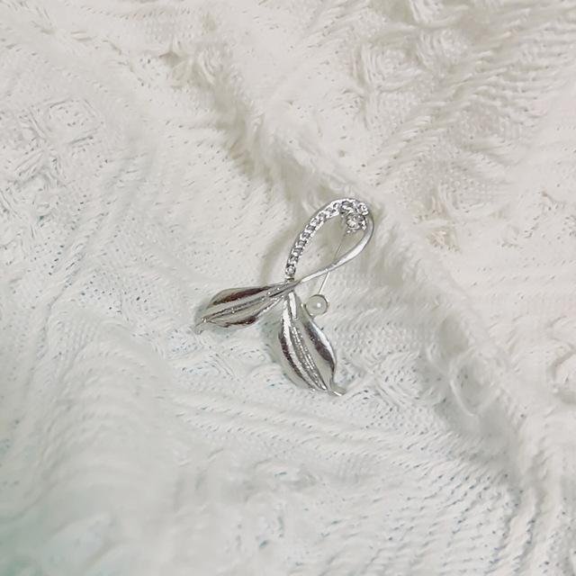 Брошь с жемчужной бабочкой, элитный маленький аромат, изысканный, роскошный, элегантный, темпераментный, новый тренд, 2023, изысканная брошь, булавка