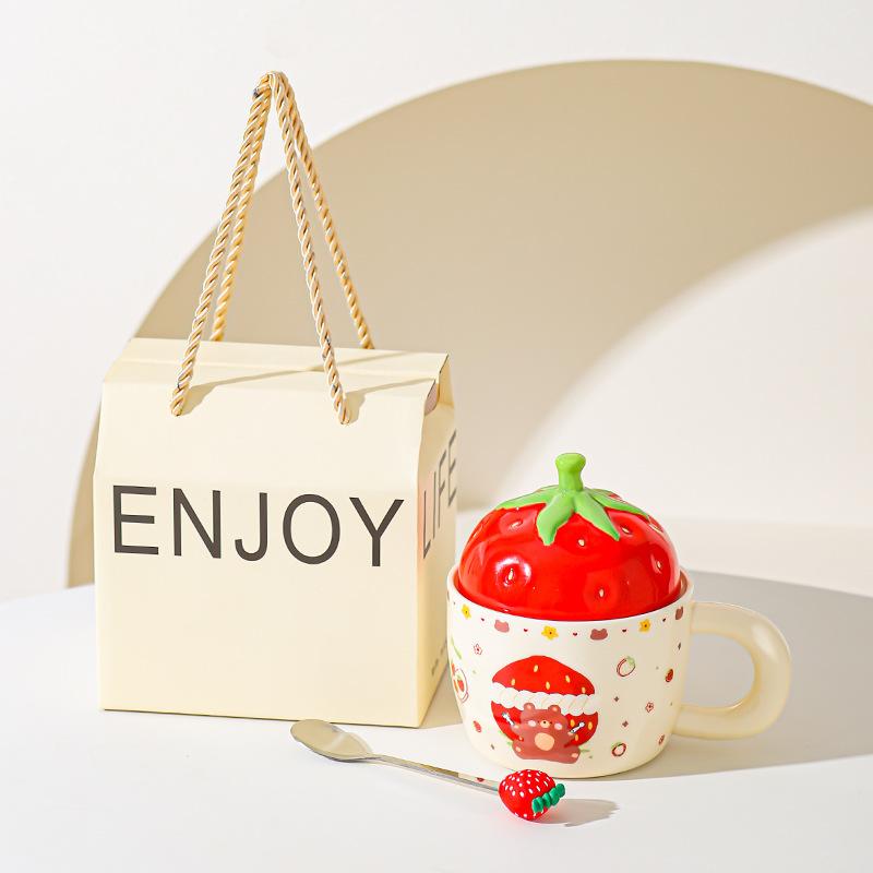 Керамическая чашка с крышкой «Клубничный медведь» для девочек, подарочная чашка для дома, кружка, высококачественная, для пары, для молока, для завтрака