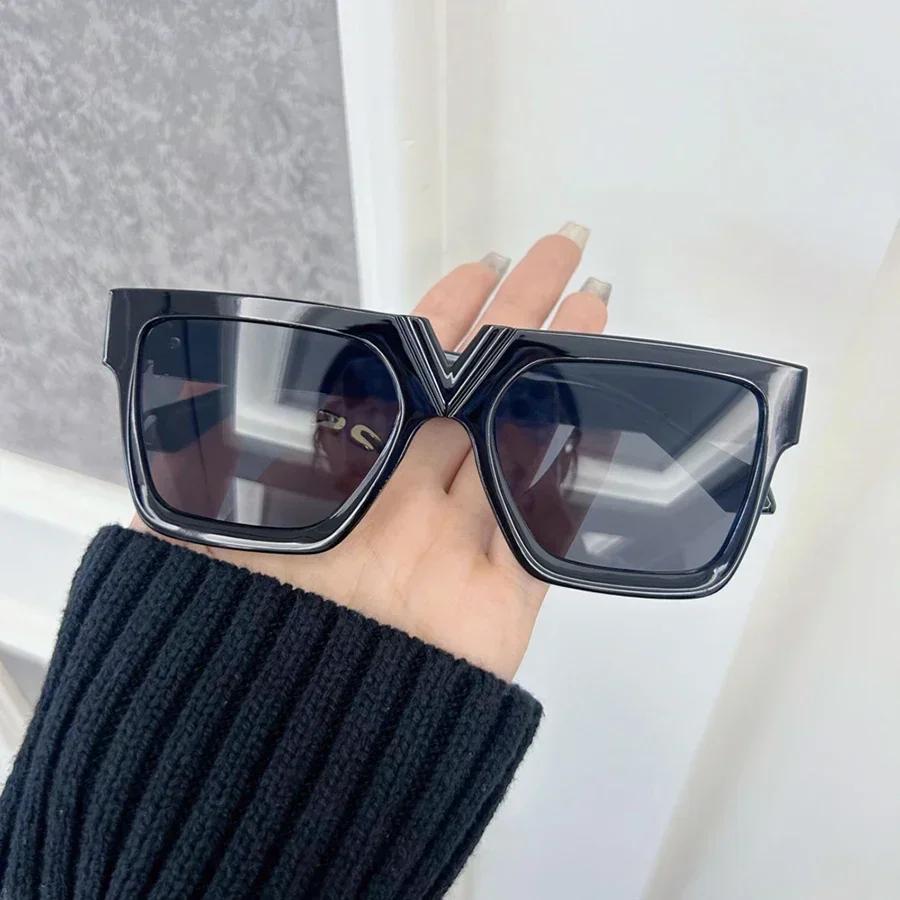 Stylish Square Sunglasses Women Men Classic Retro Fashion Glasses Casual Female Male
