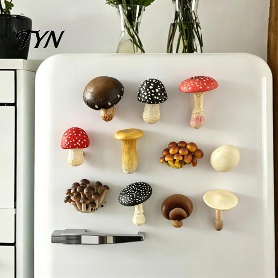 Resin Memo Holder 3D Mushroom Refrigerator Magnet, Fake Decorative Hand Painted Magnets Photo Notes for Whiteboard Cabinet Kitchen