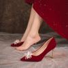 Бордовые туфли на высоком каблуке женские тонкие каблуки 2025 новые с острым носком мелкий вырез Xiuhe одинарные туфли одежда для тостов свадебная обувь