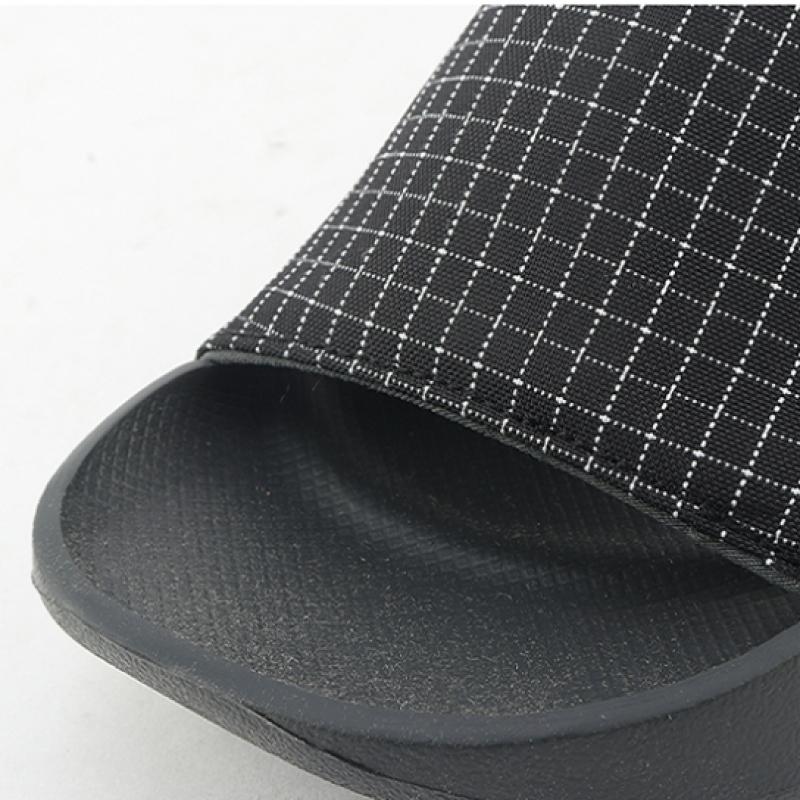 New Balance Тапочки черные