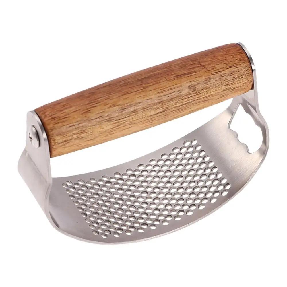 Stainless Steel Garlic Presse Manual Honeycomb Design Garlic Mincer Ergonomic Design Wooden Handle Garlic Crusher for Ginger