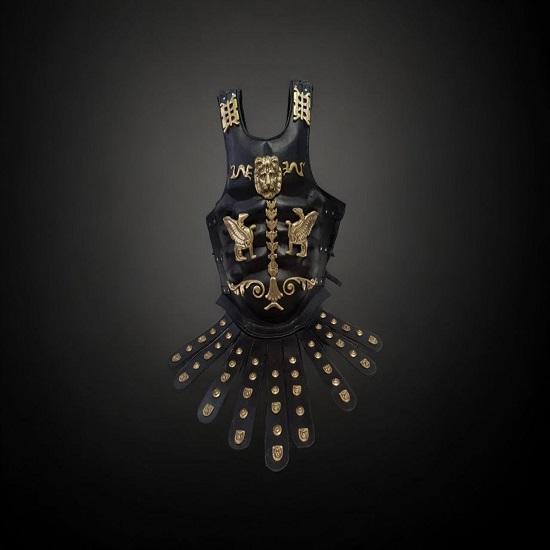 Комплект греческих кожаных доспехов «Коринфянин» – нагрудник, шлем, защита для ног и рук ручной работы