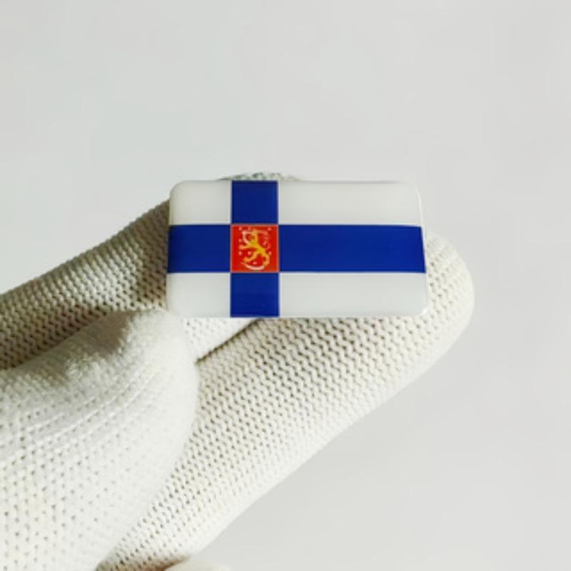 Finnish flag-shaped car sticker Self-adhesive car emblem badge decorative sticker Suitable for all vehicles