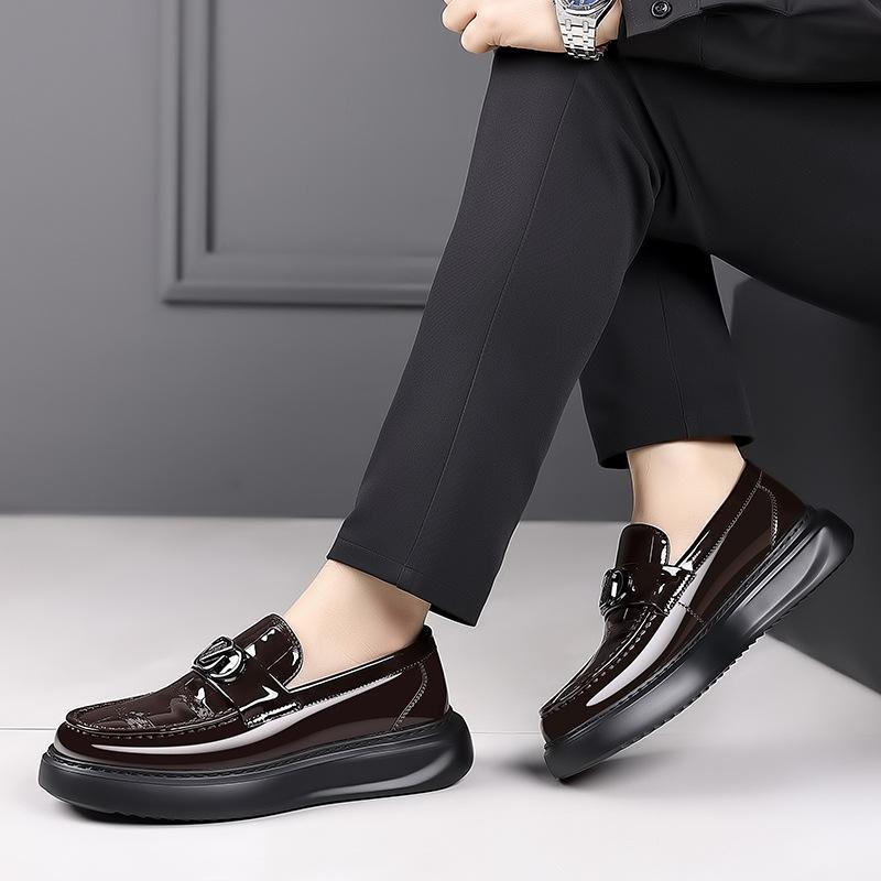 Fashion New Fashion Retro Casual Bright Men's Shoes Low Top Platform Korean Loafers Male British Style Business Leather Luxury Shoes Man