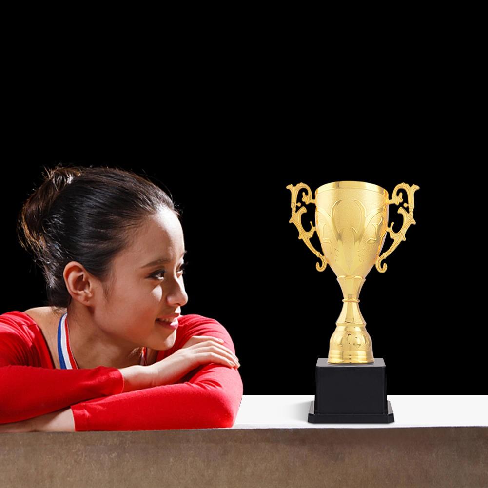 Соревновательный трофей с базой Персональный призовой трофей Приз за творческие достижения Наградной трофей для спортивных турниров