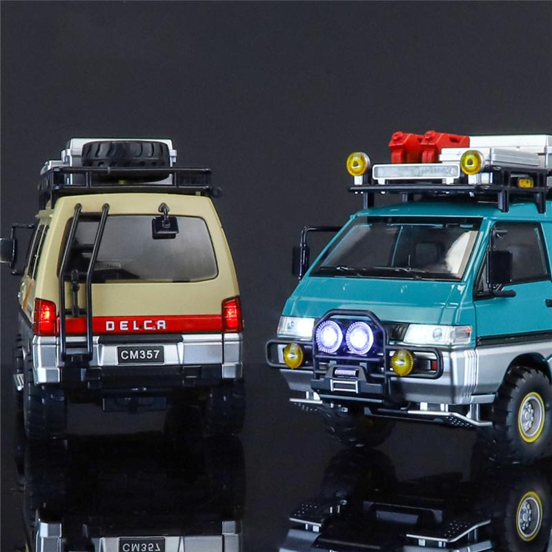 ydcp10 1:24 Mitsubishi Delica MPV Alloy Car Model Diecast Metal Classic Commercial Vehicles Car Model Sound and Light Children Toy Gift